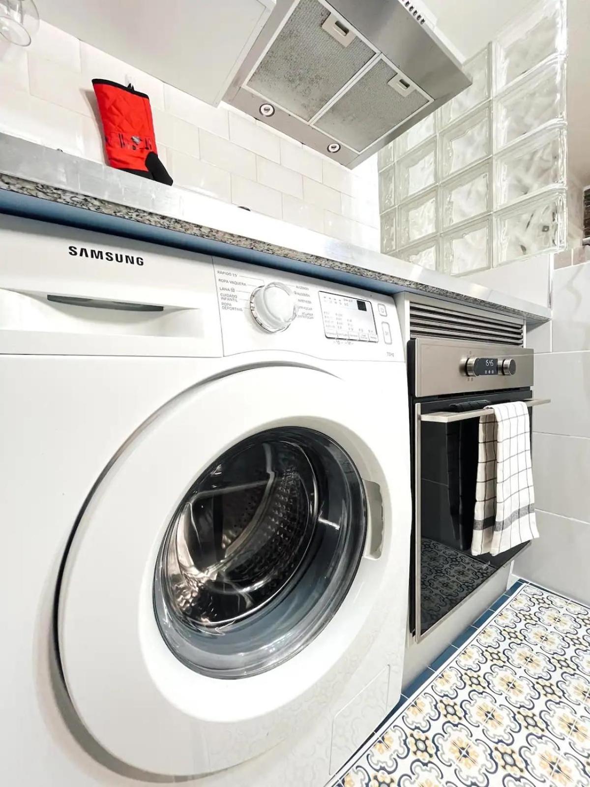 Apartamento En Casco Antiguo De Alicante Bagian luar foto