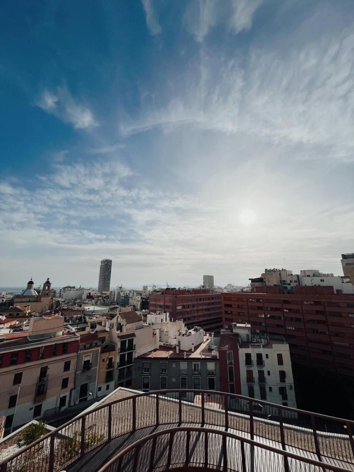 Apartamento En Casco Antiguo De Alicante Bagian luar foto