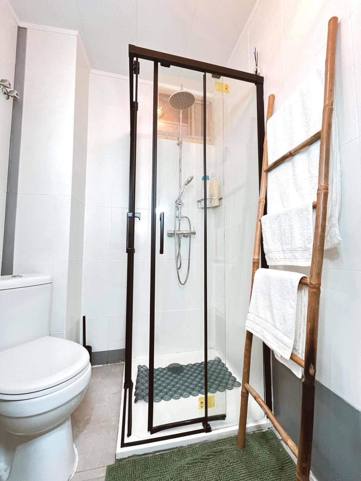 Apartamento En Casco Antiguo De Alicante Bagian luar foto