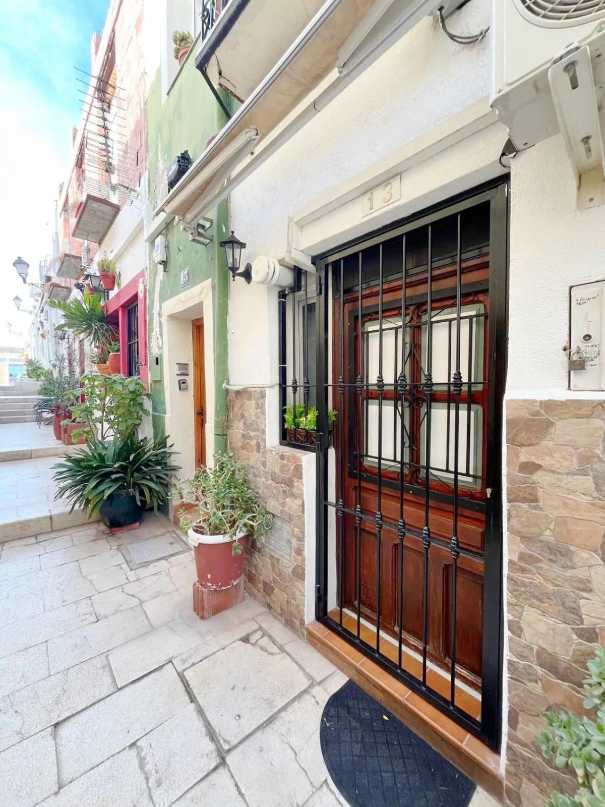 Apartamento En Casco Antiguo De Alicante Bagian luar foto